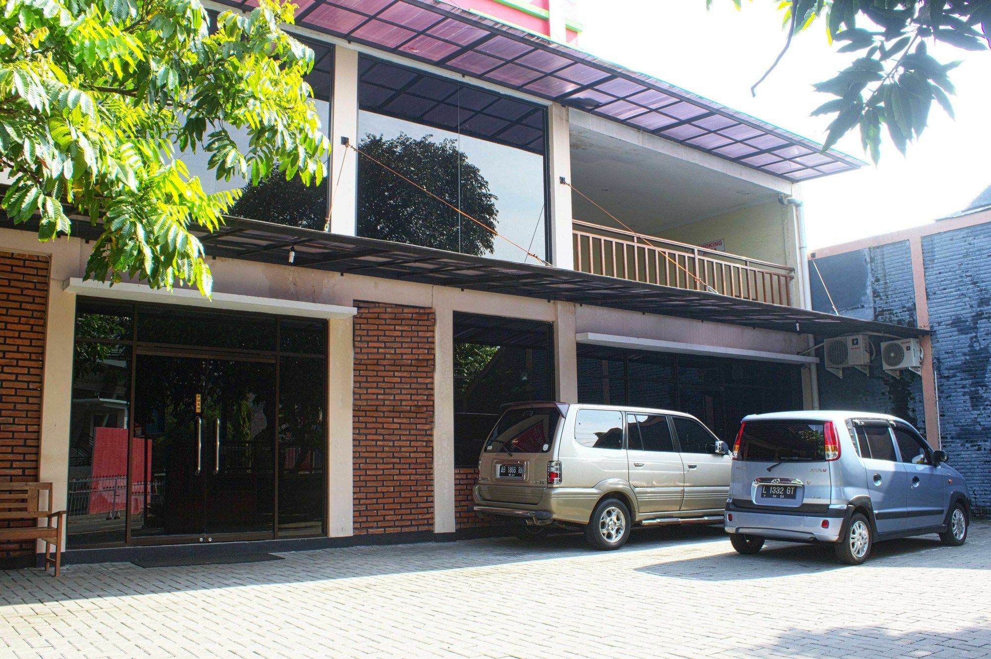 RedDoorz Plus near Stadion Mandala Krida Jogyakarta Zewnętrze zdjęcie