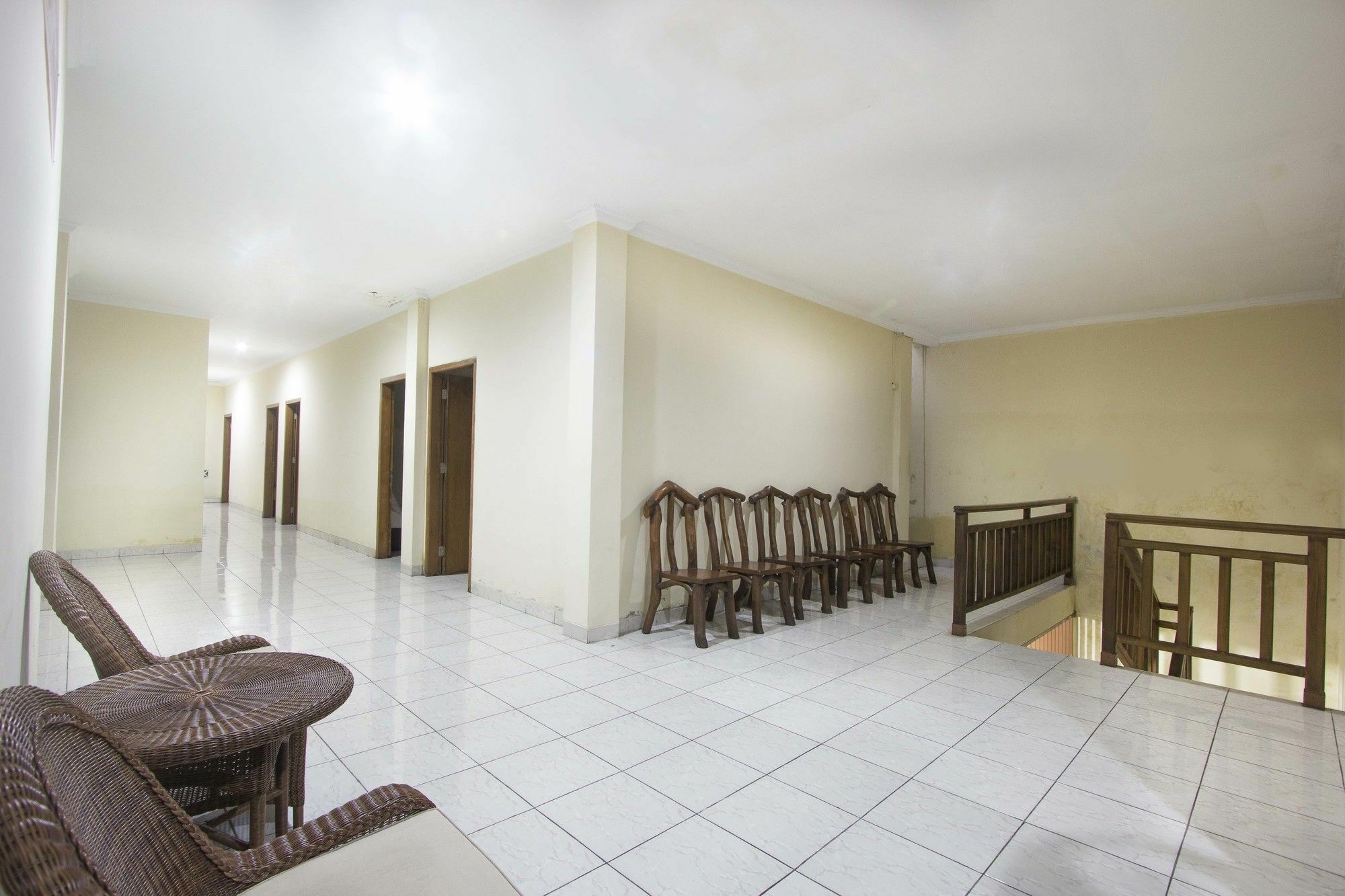 RedDoorz Plus near Stadion Mandala Krida Jogyakarta Zewnętrze zdjęcie